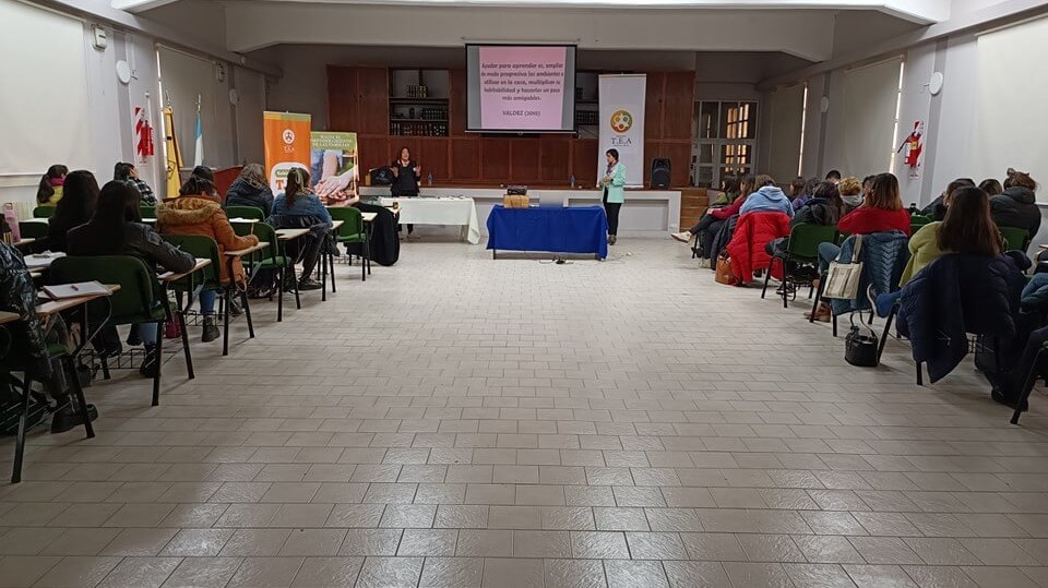 Taller Teórico Práctico ''Hacia el Empoderamiento de las Familias.'' Fundación TEA Santa Cruz